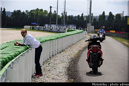 paddock_circuit_misano2009_068.JPG