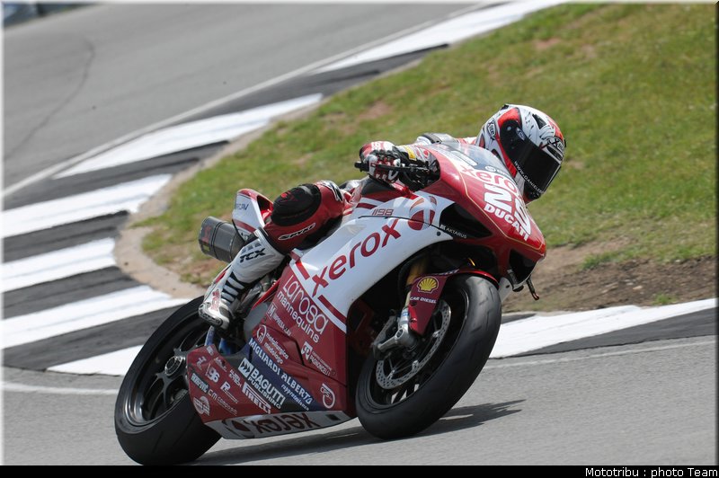 superstock1000_beretta_1_donington2009