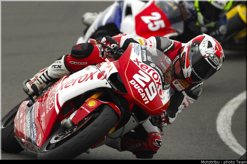 superstock1000_beretta_3_donington2009