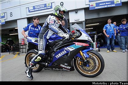 supersport_crutchlow_4_donington2009.jpg