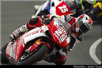 superstock1000_beretta_3_donington2009.jpg