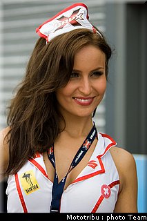 umbrellas_girls_superbike_donington2009_010.jpg