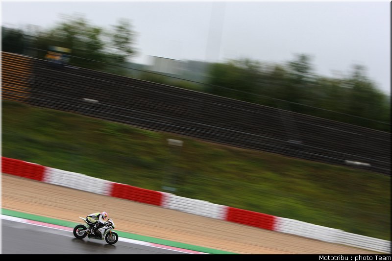 sbk_rea_01_nurburgring_allemagne_2009