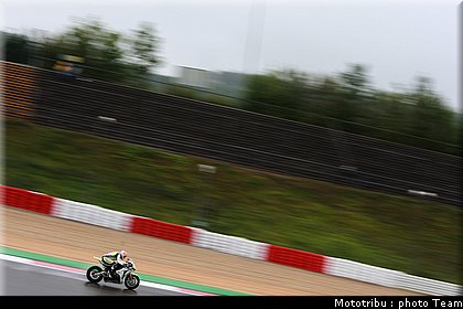 sbk_rea_01_nurburgring_allemagne_2009.jpg