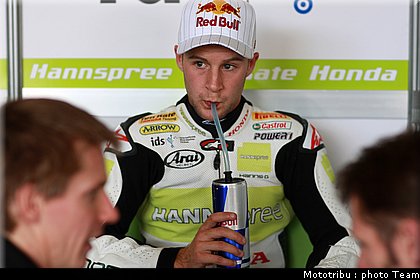 sbk_rea_07_nurburgring_allemagne_2009.jpg