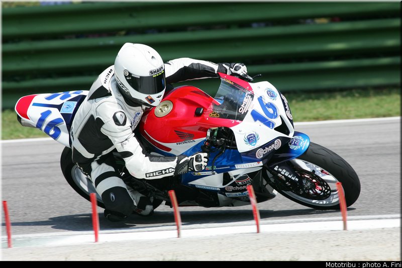 supersport_lowes_test_imola2009