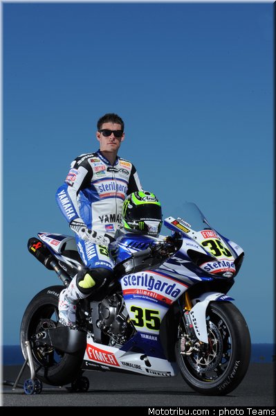 sbk_crutchlow_02_portugal_2010_028