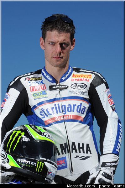 sbk_crutchlow_03_portugal_2010_029