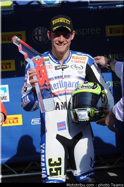 sbk_crutchlow_11_portugal_2010_037