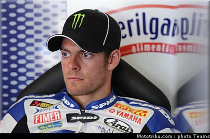 sbk_crutchlow_10_portugal_2010_036.jpg