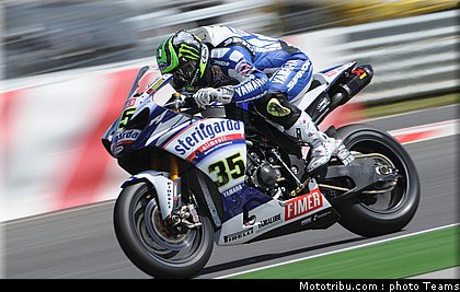 sbk_crutchlow_14_portugal_2010_040.jpg