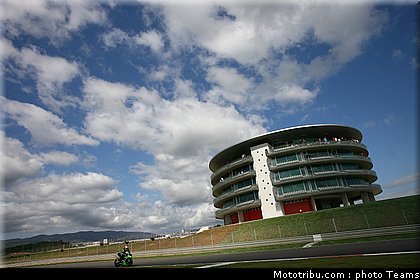 sbk_sykes_17_portugal_2010_131.jpg