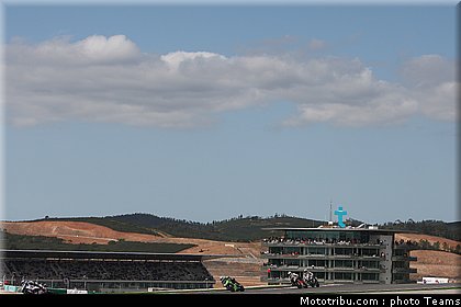 sbk_sykes_19_portugal_2010_133.jpg