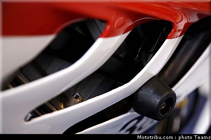 0064_sbk_bmw_3_assen_2010.jpg