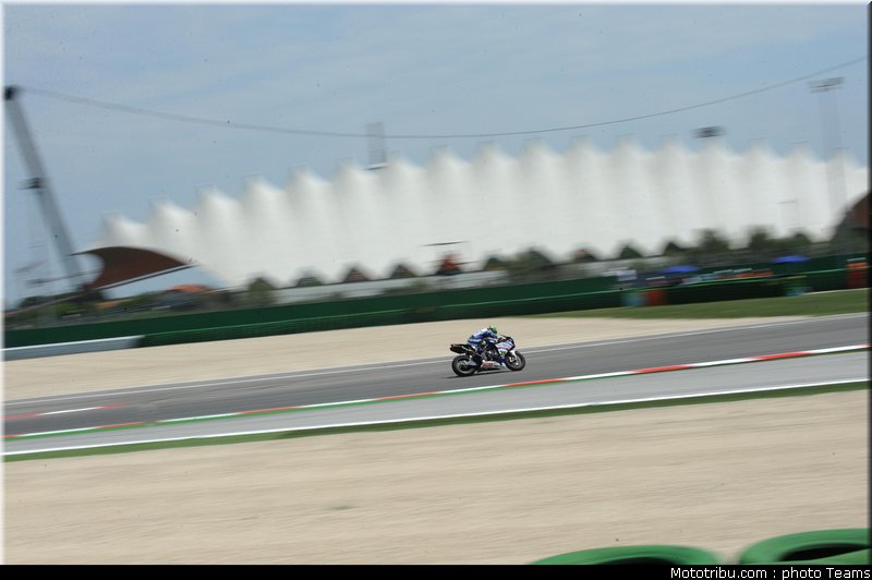 sbk_crutchlow_8_sanmarin_2010