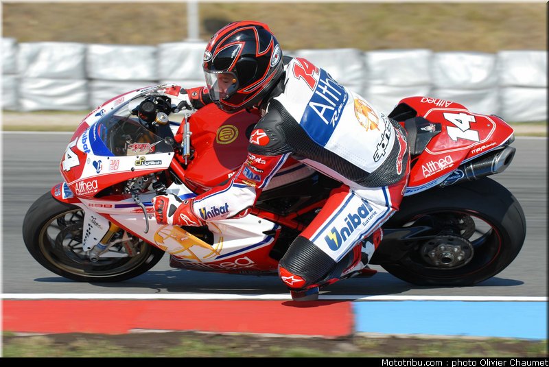1000stk_baroni_001_republique_tcheque_brno_2011