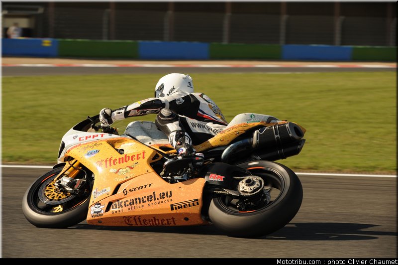 sbk_guintoli_005_france_magny_cours_2011