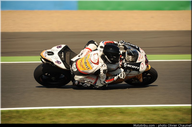 sbk_guintoli_007_france_magny_cours_2011