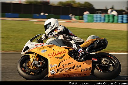sbk_guintoli_003_france_magny_cours_2011.jpg