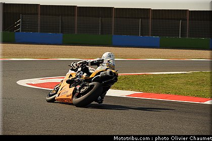 sbk_guintoli_004_france_magny_cours_2011.jpg