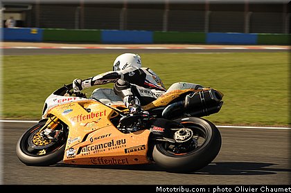 sbk_guintoli_005_france_magny_cours_2011.jpg