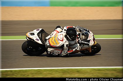 sbk_guintoli_007_france_magny_cours_2011.jpg