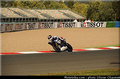 sbk_melandri_001_france_magny_cours_2011.jpg