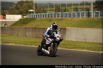 sbk_melandri_007_france_magny_cours_2011.jpg