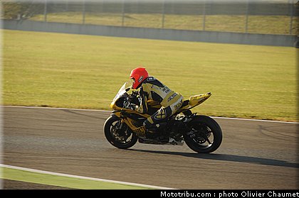 supersport_bulle_007_france_magny_cours_2011.jpg