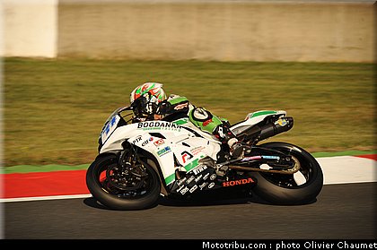 supersport_ellison_001_france_magny_cours_2011.jpg