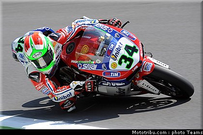 superbike_giugliano_001_italie_monza_2012.jpg