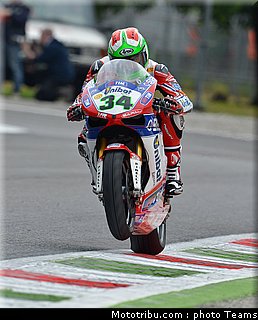 superbike_giugliano_003_italie_monza_2012.jpg