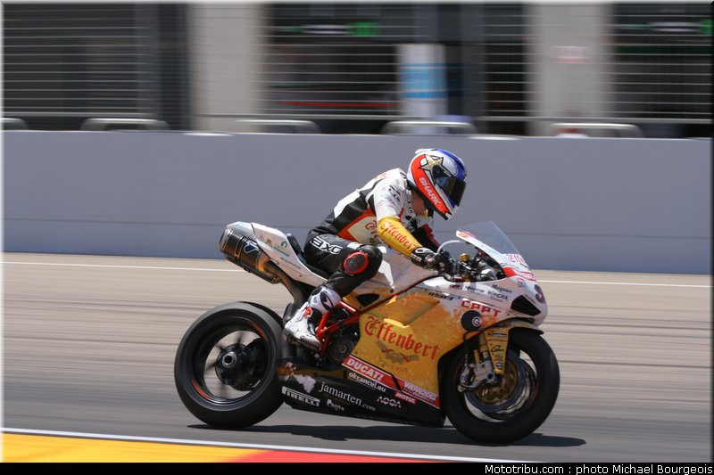 sbk_guintoli_015