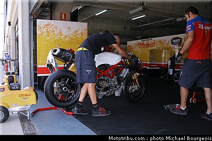 sbk_guintoli_001.jpg