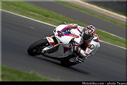 sbk_aoyama_001_wsbk_2012_russie_moscou.jpg