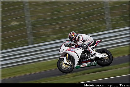 sbk_aoyama_005_wsbk_2012_russie_moscou.jpg