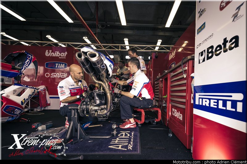 sbk_ambiance_010_france_magny_cours_2012
