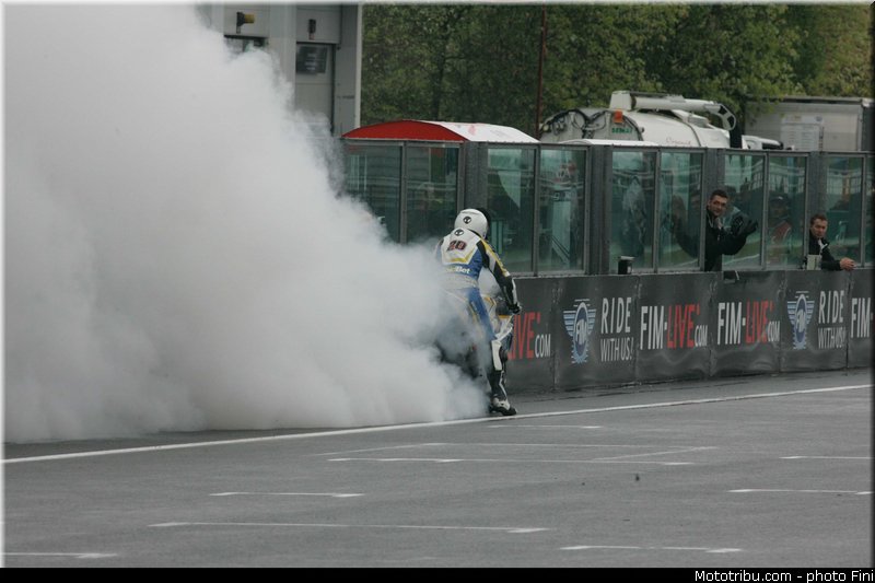 1000stk_barrier_005_france_magny_cours_2012