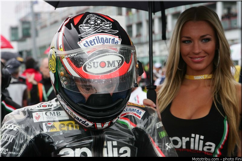 sbk_pitbabe_006_france_magny_cours_2012