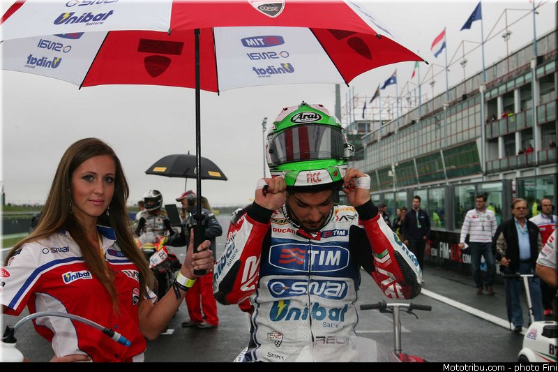 sbk_pitbabe_007_france_magny_cours_2012