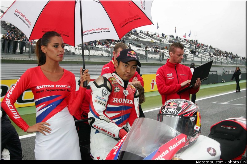 sbk_pitbabe_008_france_magny_cours_2012
