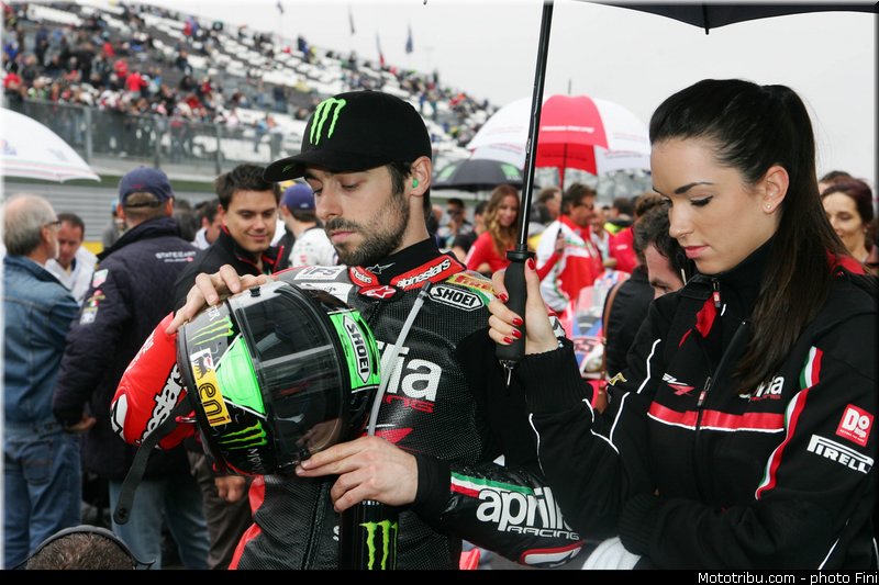 sbk_pitbabe_010_france_magny_cours_2012