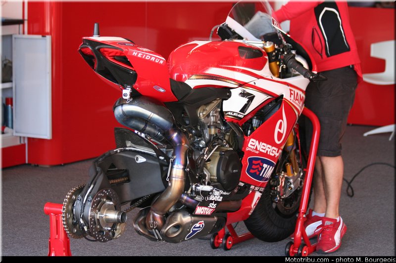 wsbk_checa_002_aragon_2013