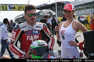 sbk_pit_babe_003_angleterre_donington_park_2013.jpg