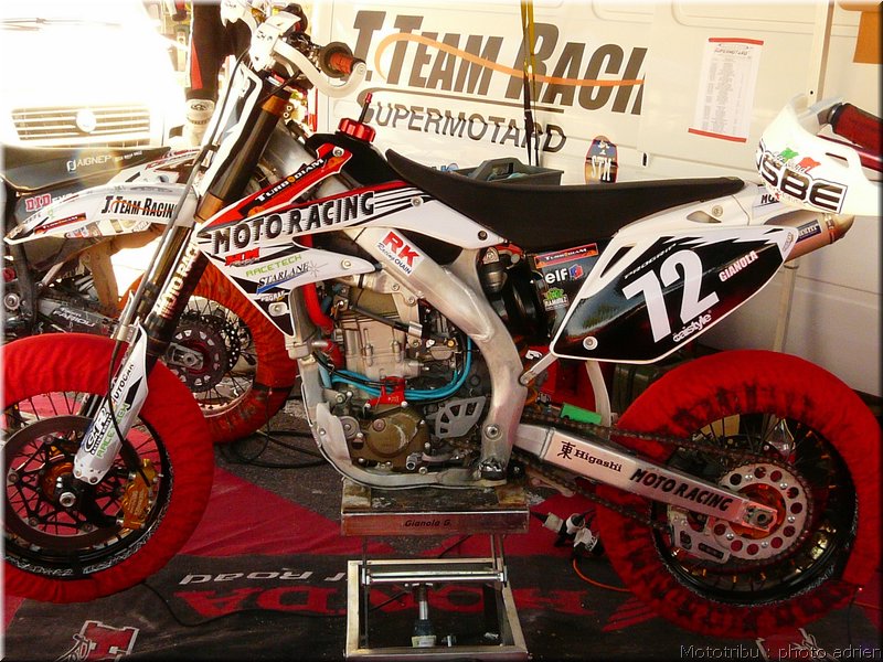 supermotard-alphuez2008-paddock_070