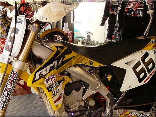 supermotard-alphuez2008-paddock_054.JPG