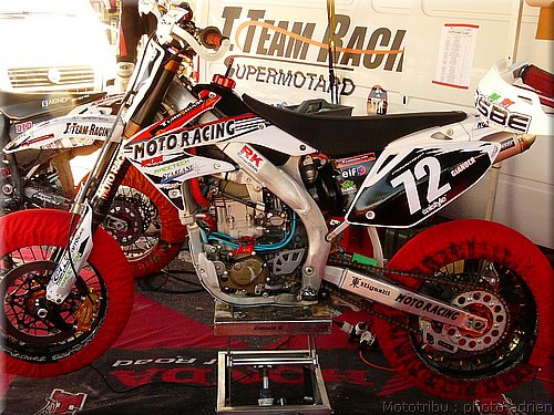 supermotard-alphuez2008-paddock_070.JPG