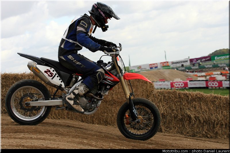 black_001_superbiker_mettet_2011