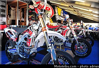 paddock_supermotard_2012_alpe_huez_019.jpg