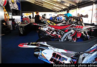 paddock_supermotard_2012_alpe_huez_022.jpg